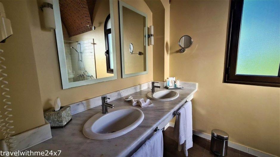 Private Guest House In Five Stars Resort ราสอัลไคมาห์ ภายนอก รูปภาพ